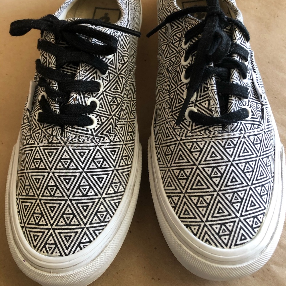 Vans sneakers geo pattern